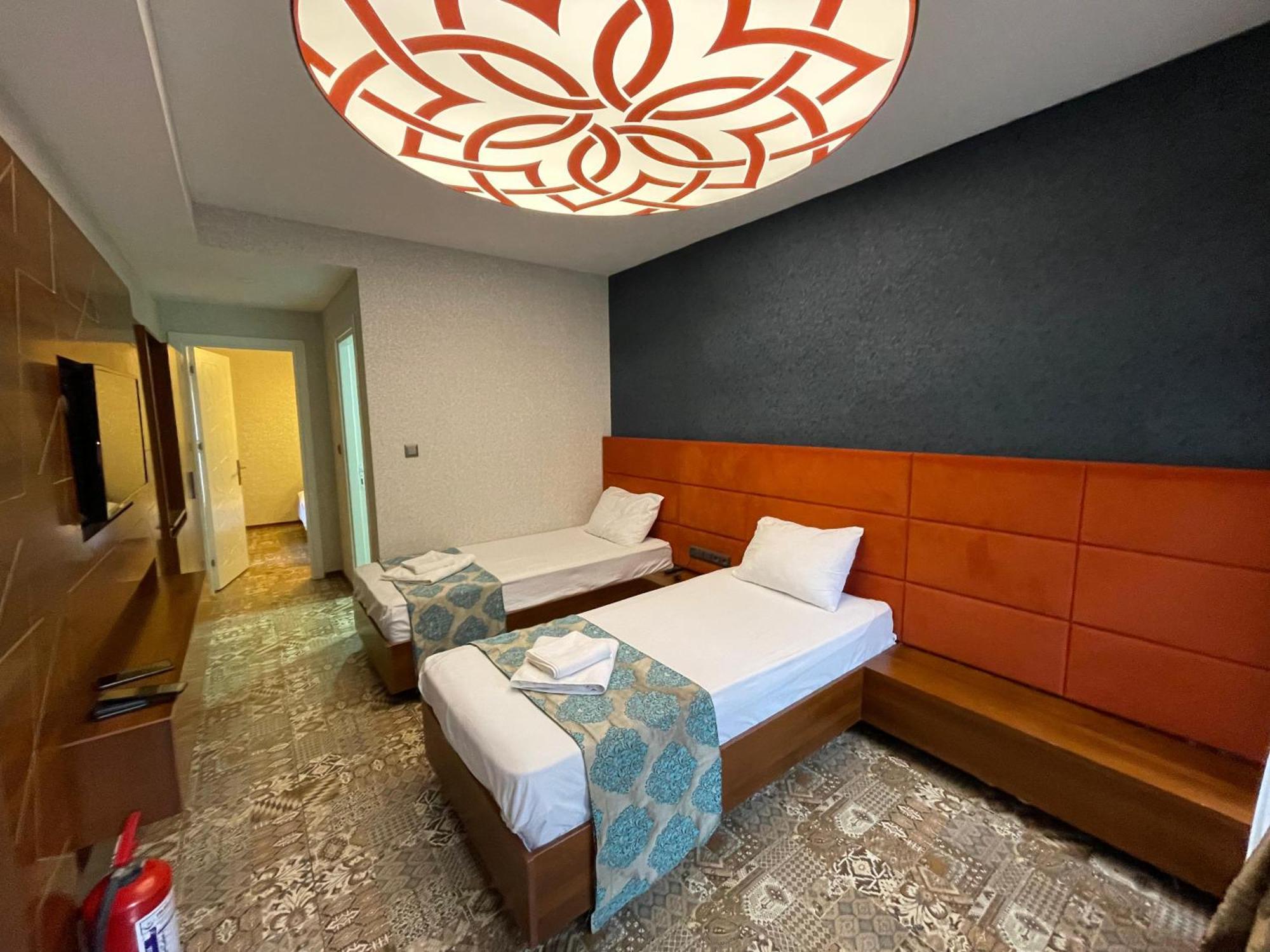 Centro Park Hotel Узунгьол Екстериор снимка
