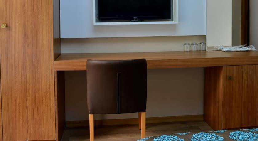 Centro Park Hotel Узунгьол Екстериор снимка